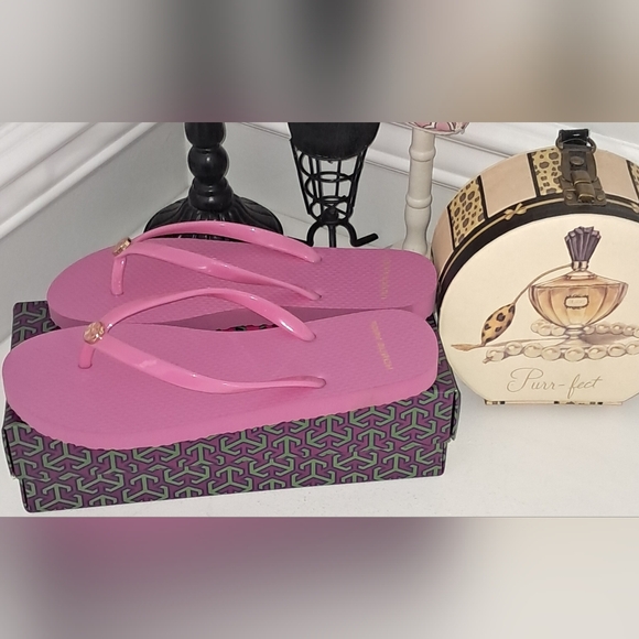 Tory Burch Magnolia Pink Solid Thin Flip Flop PVC/EVA NWB Size 8 - Picture 2 of 7